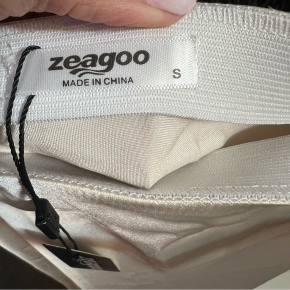 zeagoo Ladies skirt in size small. - Picture 2 of 7